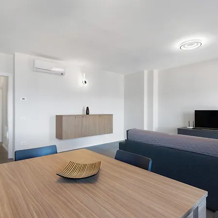 Giulio Apartmán
